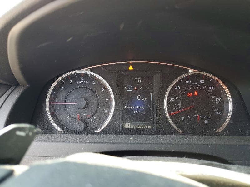 2017 TOYOTA CAMRY SE 9