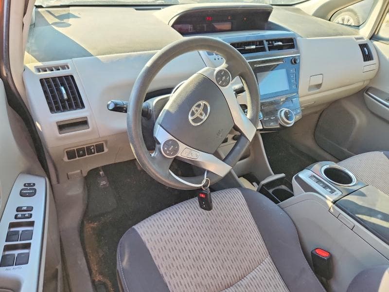 2017 TOYOTA PRIUS V TWO 8