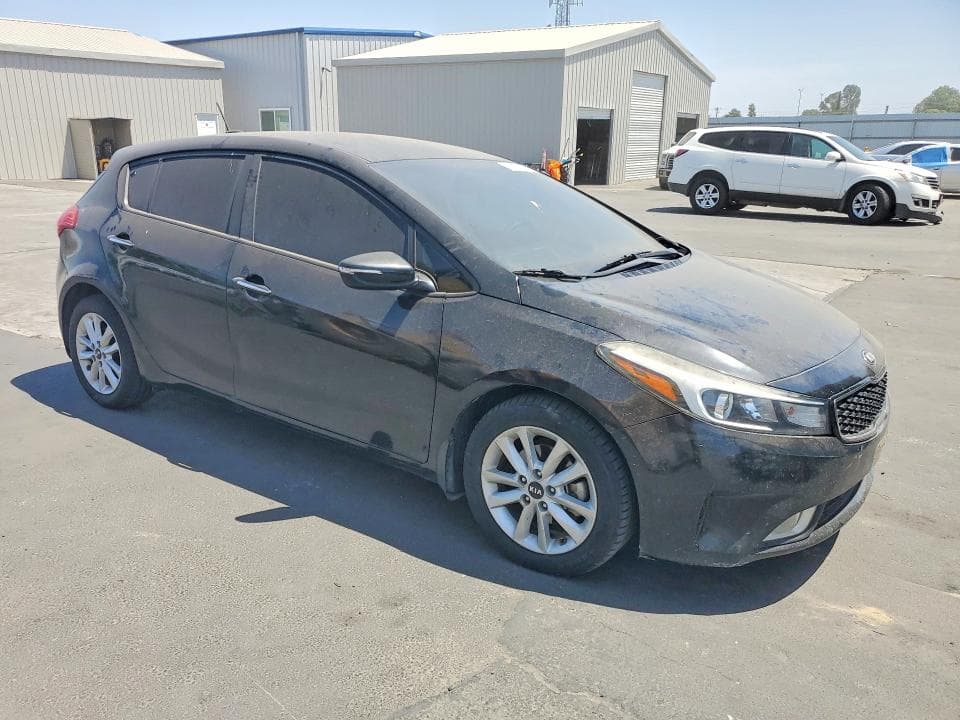 2017 KIA FORTE5 LX 4