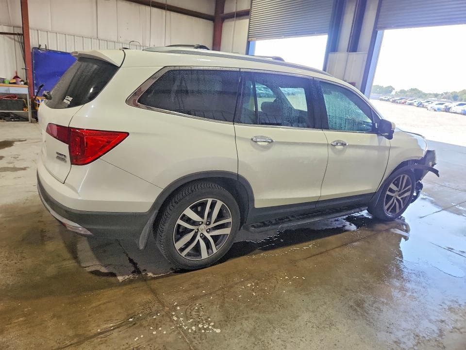 2018 HONDA PILOT TOURING 3