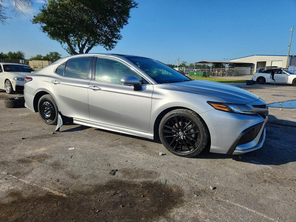 2021 TOYOTA CAMRY XSE 4