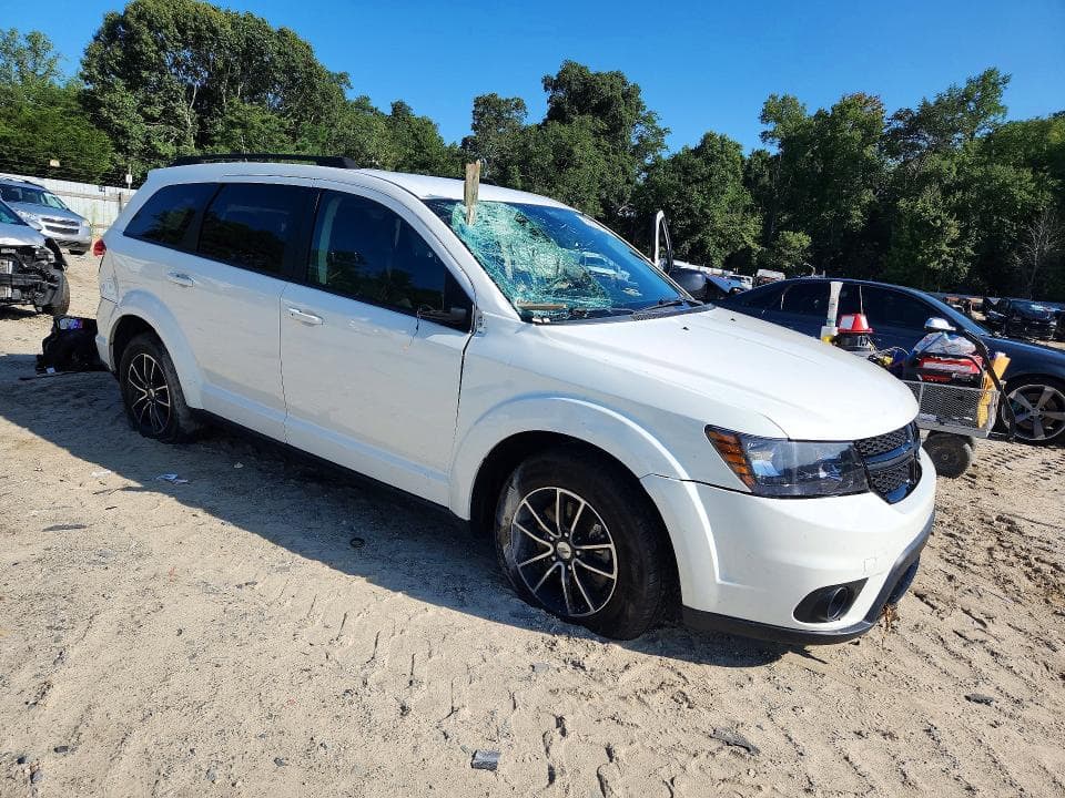 2019 DODGE JOURNEY SE 4