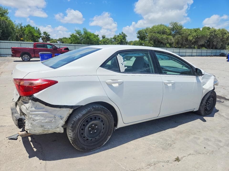 2017 TOYOTA COROLLA LE 3