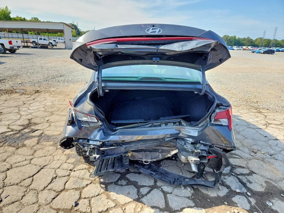 2024 HYUNDAI ELANTRA SEL 6