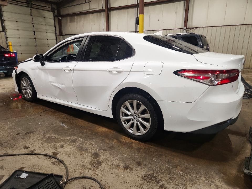 2019 TOYOTA CAMRY LE 2