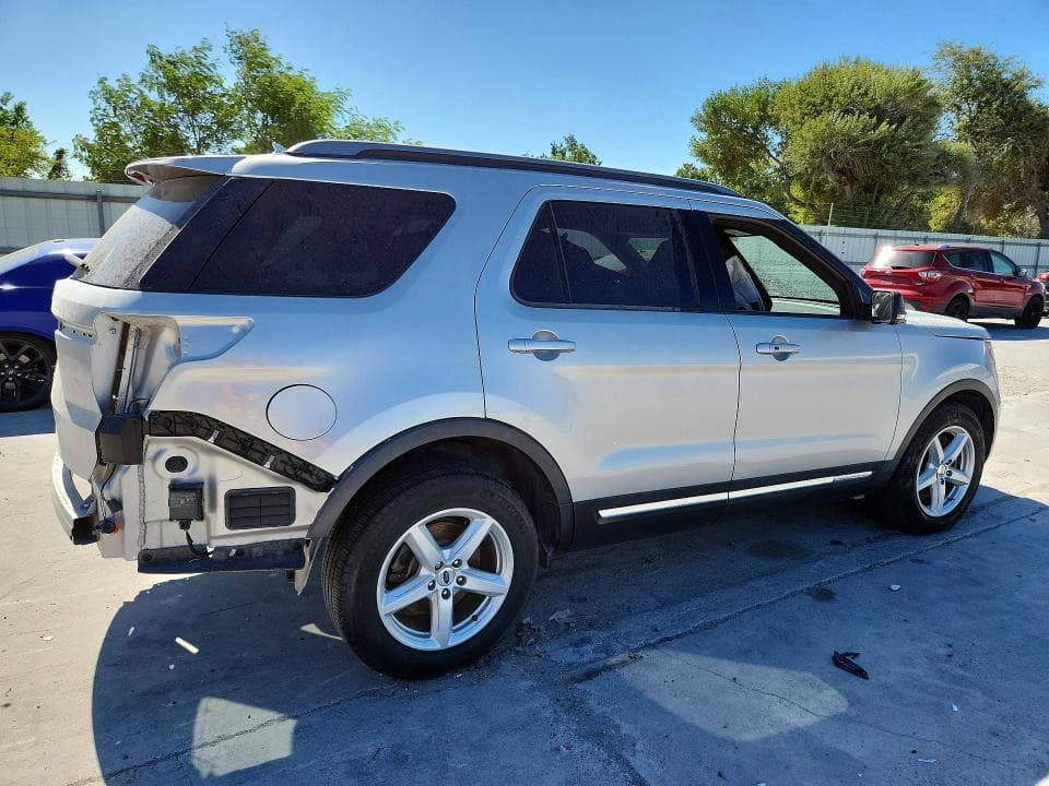 2019 FORD EXPLORER XLT 3
