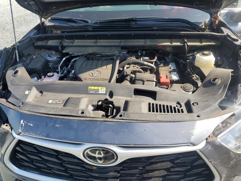 2024 TOYOTA HIGHLANDER XLE 12