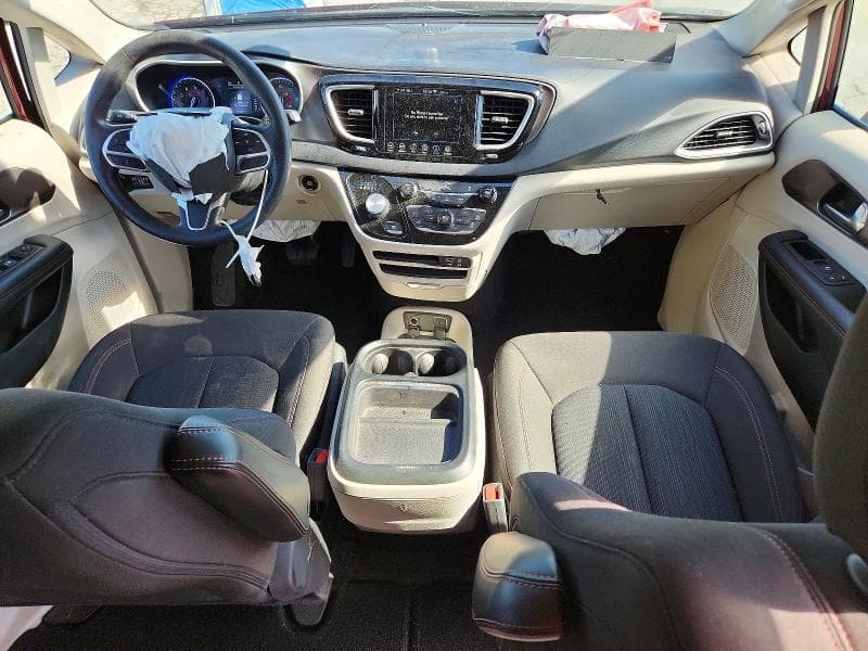 2020 CHRYSLER PACIFICA TOURING 8