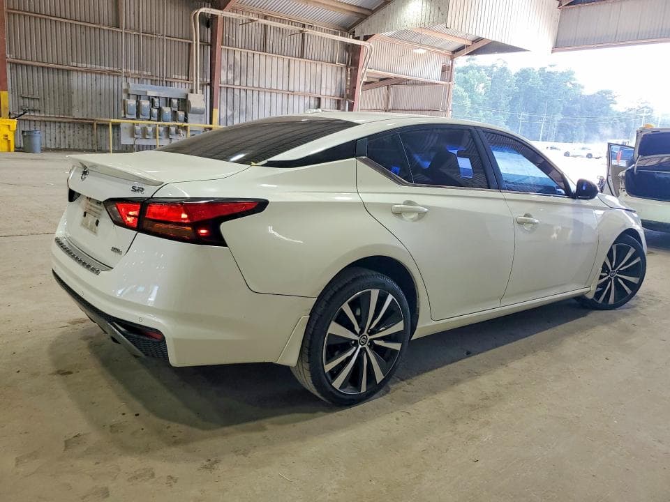 2022 NISSAN ALTIMA SR 3