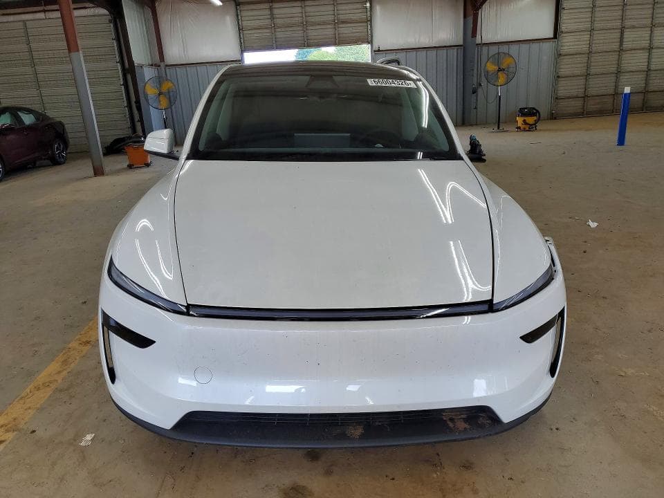 2026 TESLA MODEL Y 5