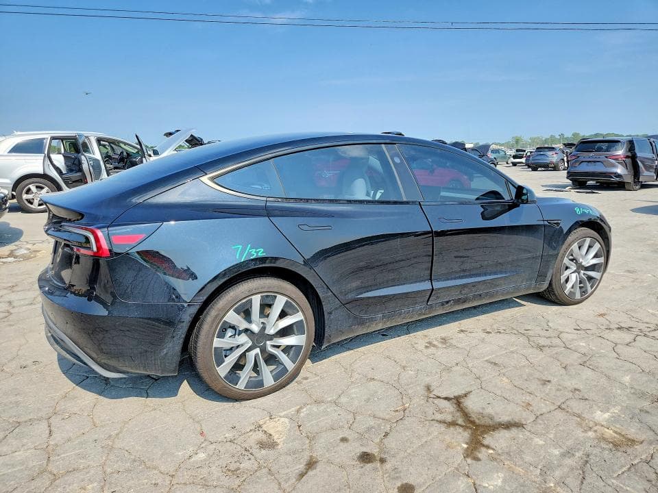 2026 TESLA MODEL 3 3