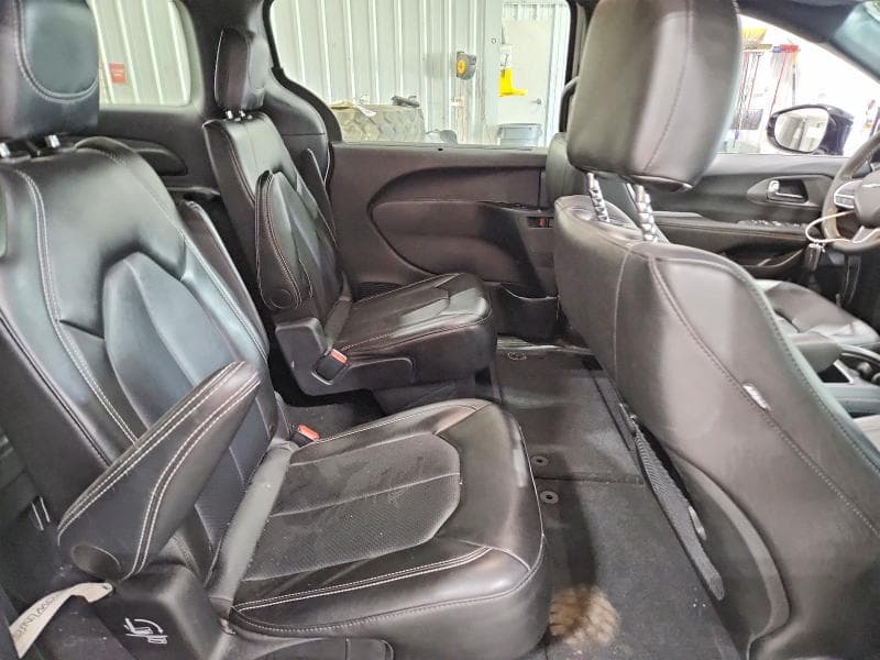 2025 CHRYSLER VOYAGER LX 11