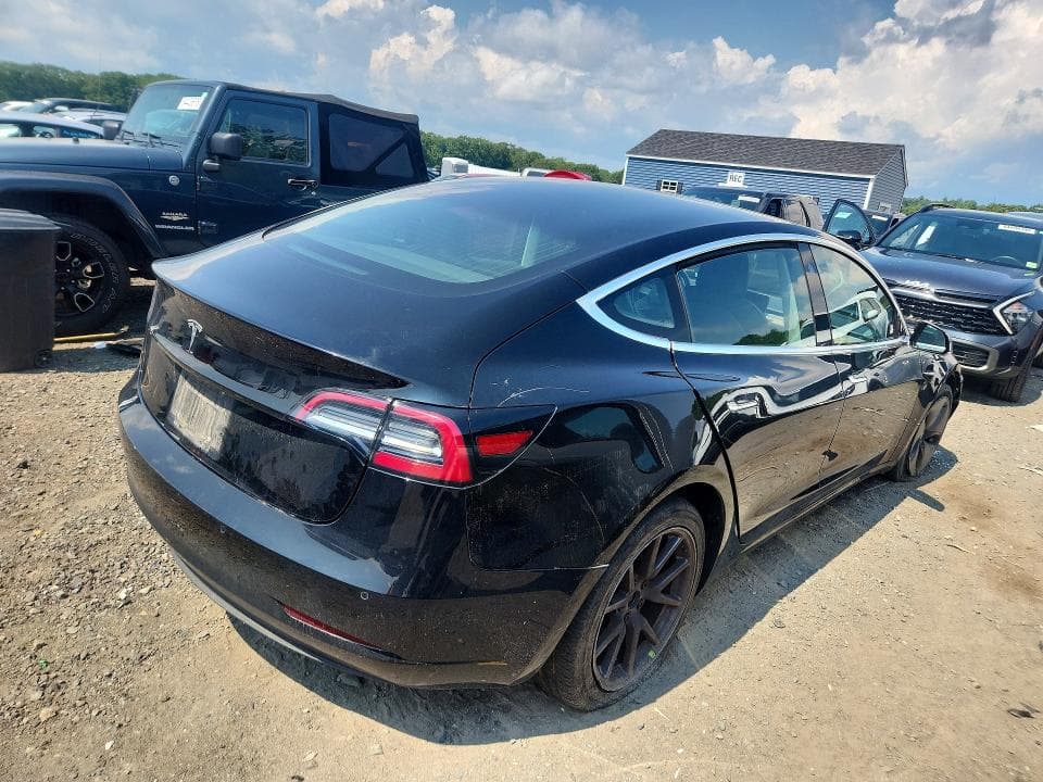 2018 TESLA MODEL 3 3