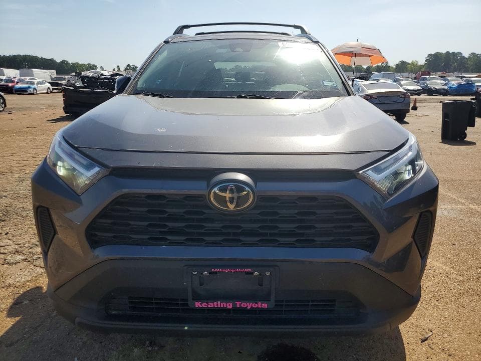 2023 TOYOTA RAV4 XLE 5