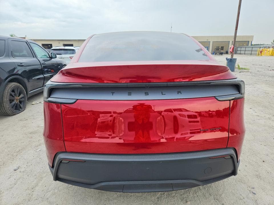 2026 TESLA MODEL Y 6