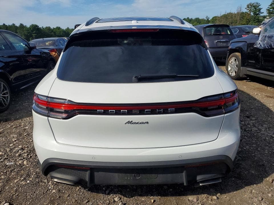 2024 PORSCHE MACAN BASE 6