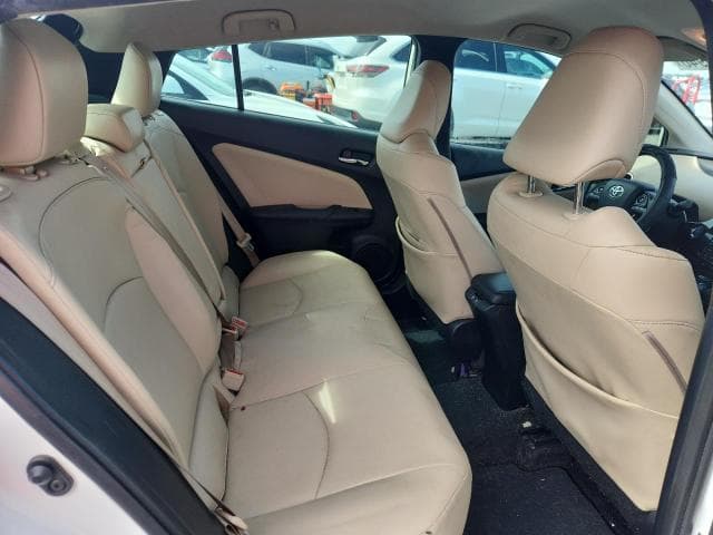 2019 TOYOTA PRIUS XLE 10
