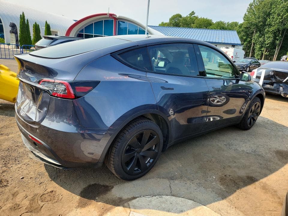2023 TESLA MODEL Y 3
