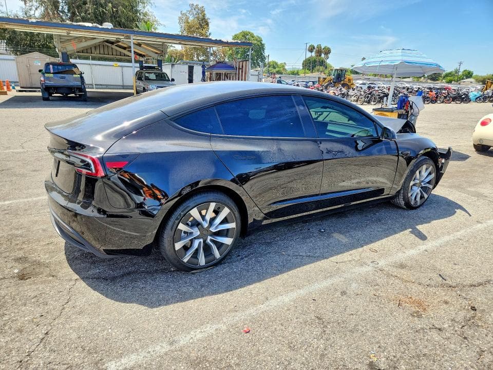2025 TESLA MODEL 3 3