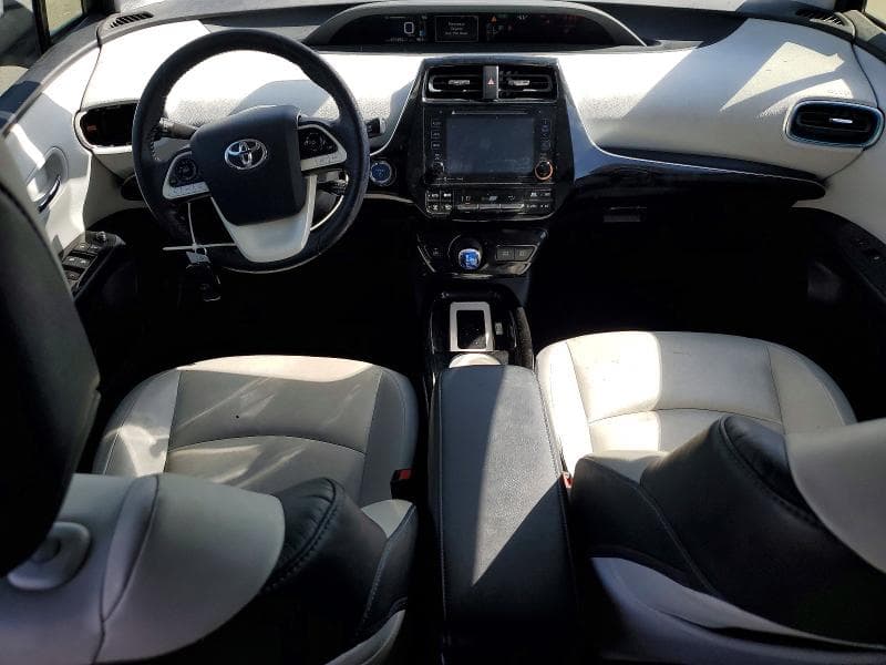 2017 TOYOTA PRIUS FOUR 8