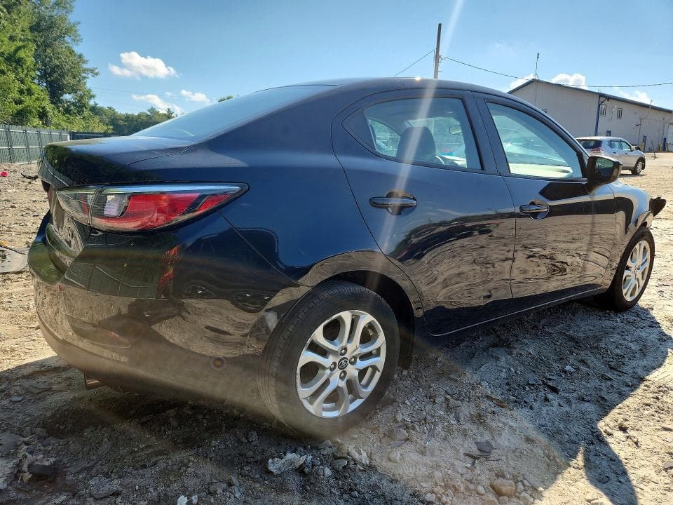 2017 TOYOTA YARIS IA BASE 3