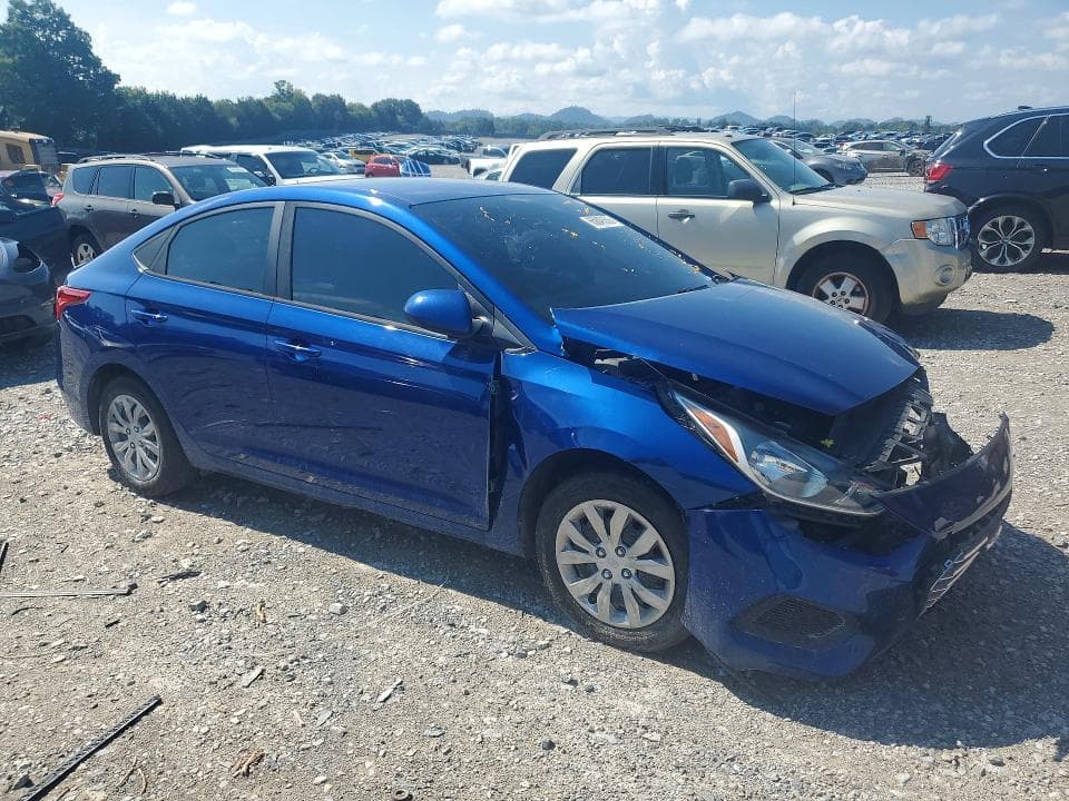 2019 HYUNDAI ACCENT SE 4