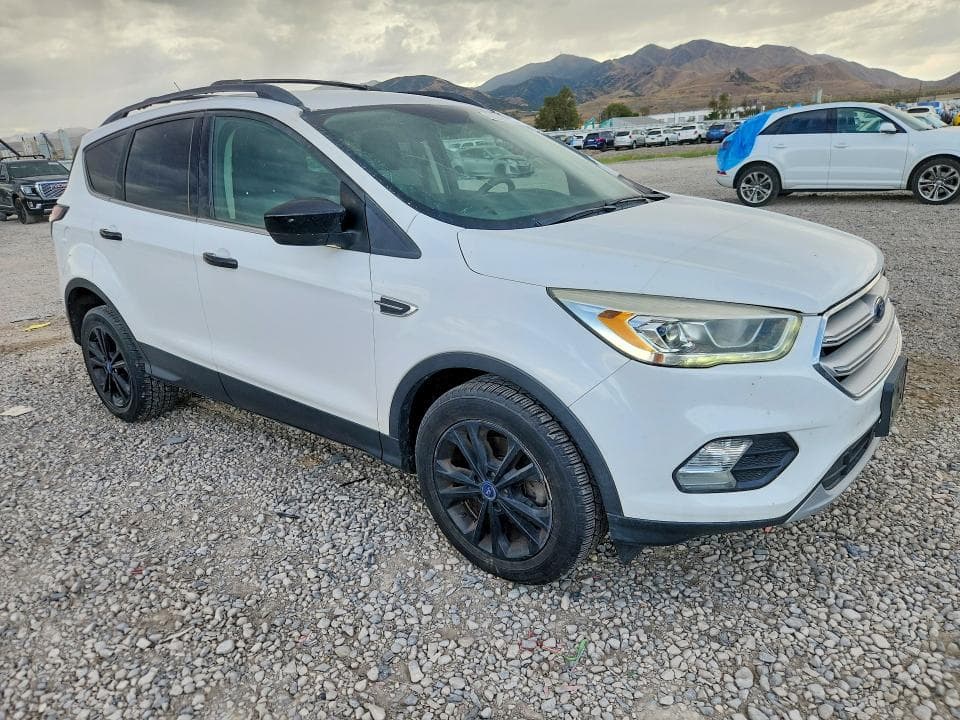 2017 FORD ESCAPE SE 4