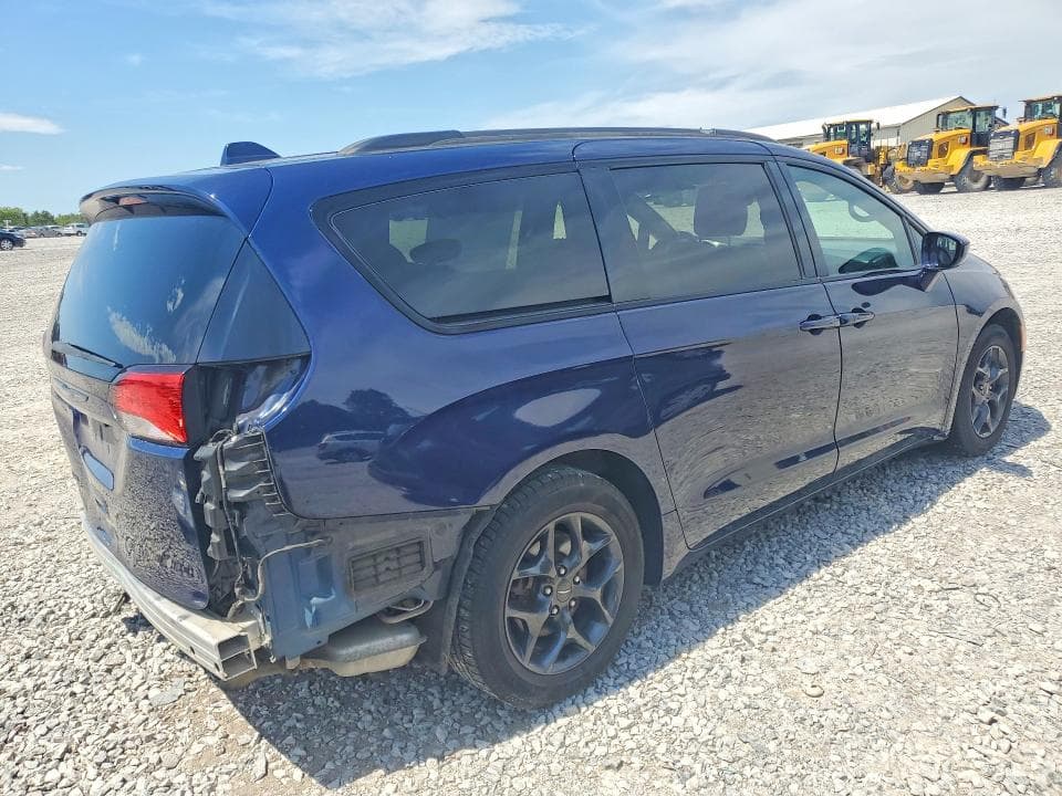 2018 CHRYSLER PACIFICA TOURING L 3