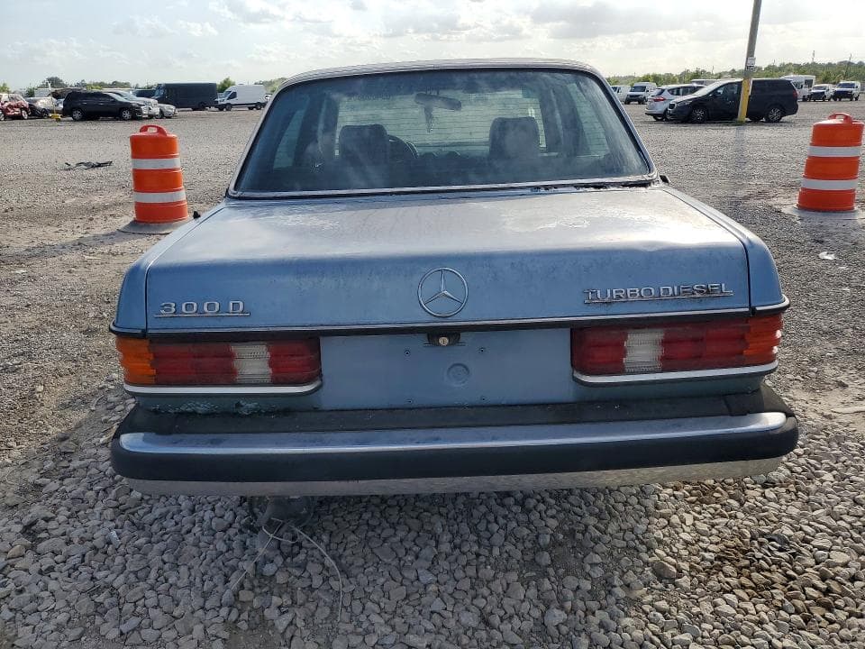 1985 MERCEDES-BENZ 300 DT 6