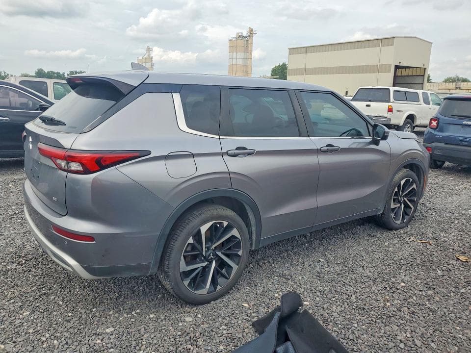 2023 MITSUBISHI OUTLANDER SE 3