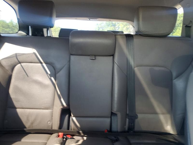 2018 HYUNDAI SANTA FE SE 10