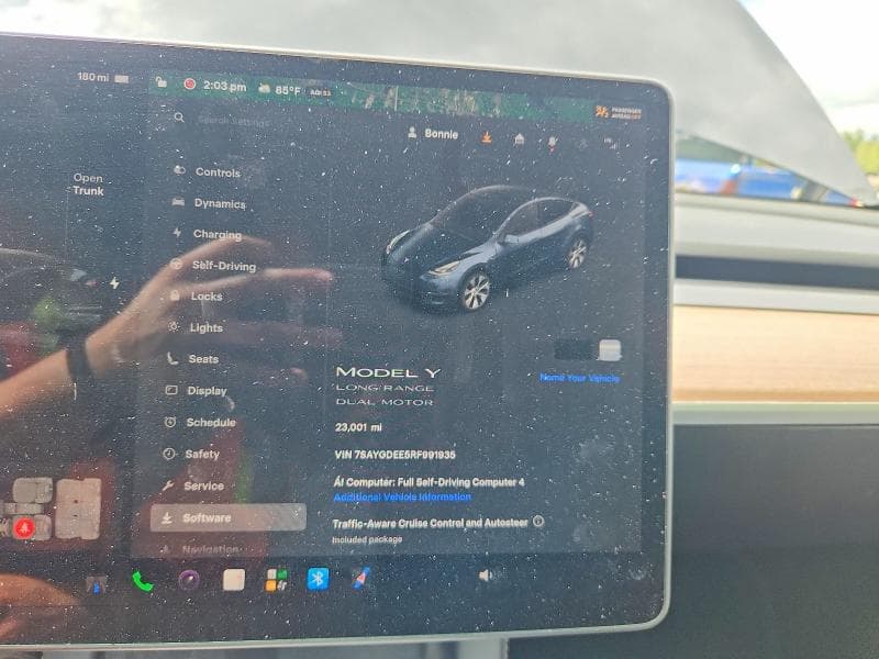 2024 TESLA MODEL Y 9