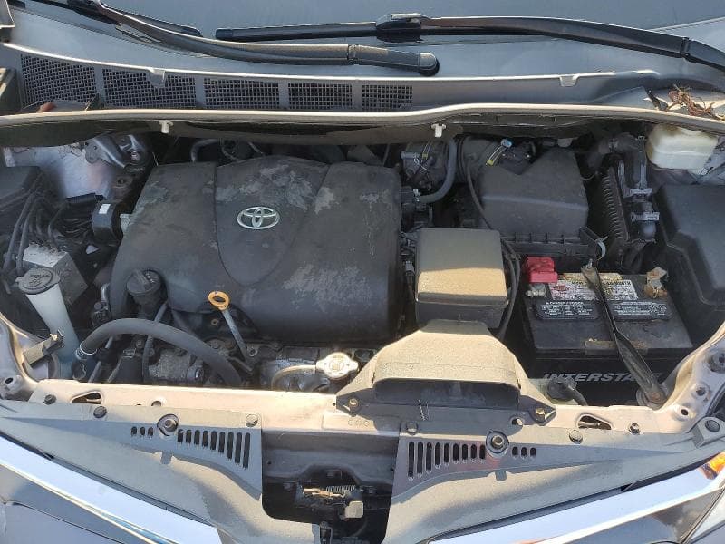 2020 TOYOTA SIENNA XLE 8-PASSENGER 11