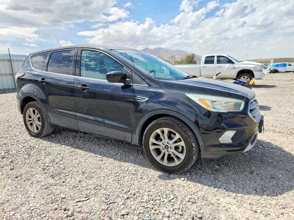 2017 FORD ESCAPE SE 4