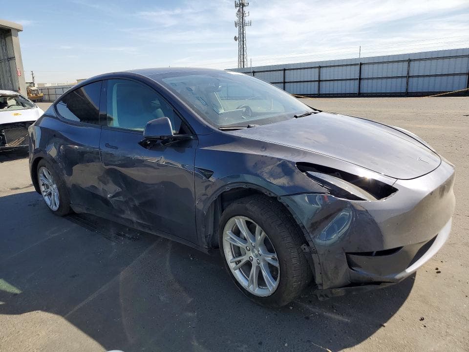 2023 TESLA MODEL Y 4