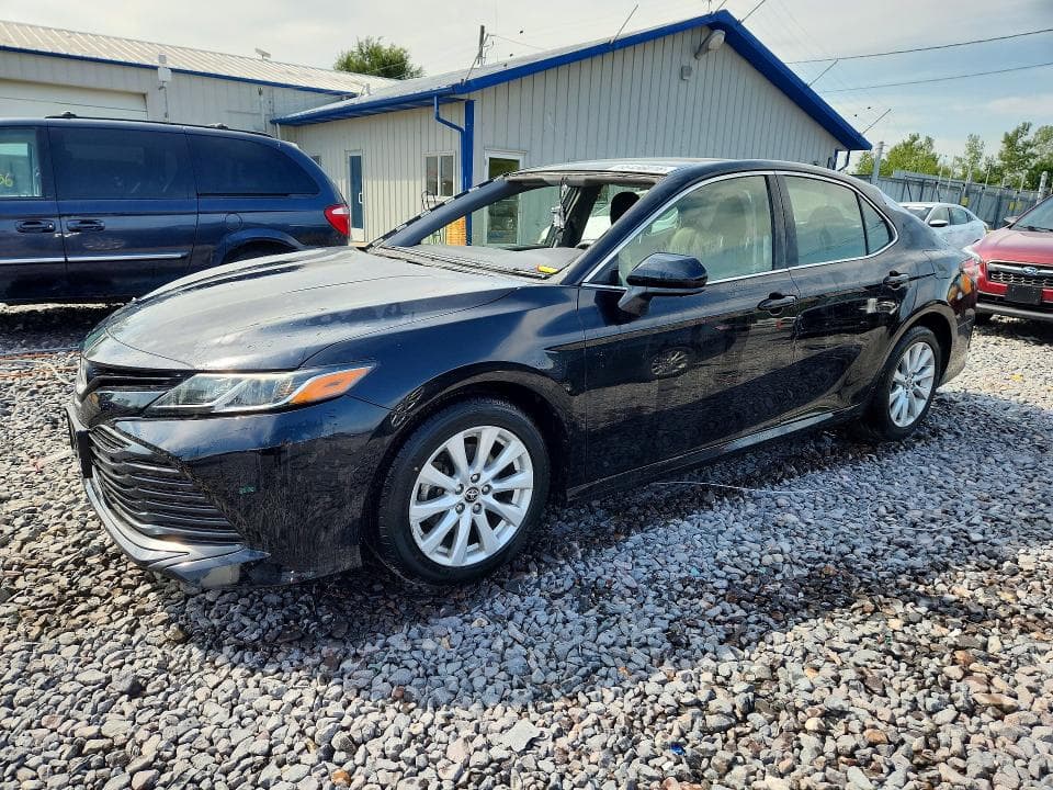 2018 TOYOTA CAMRY LE - 1