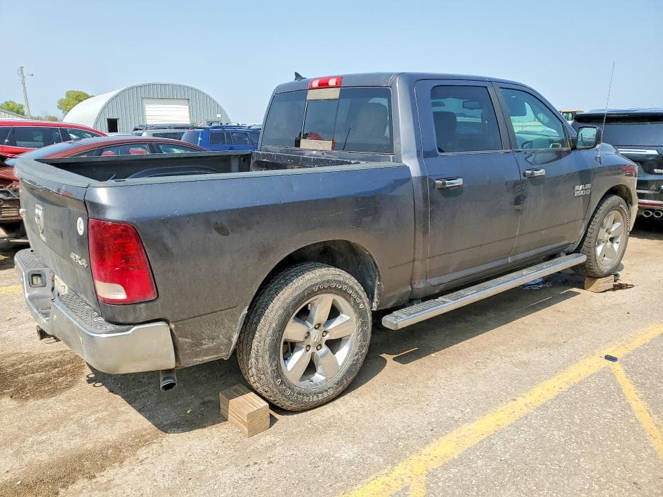 2017 RAM 1500 SLT 3