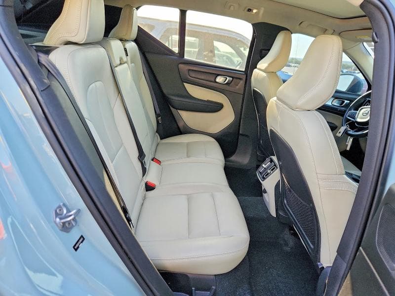 2019 VOLVO XC40 T5 MOMENTUM 11