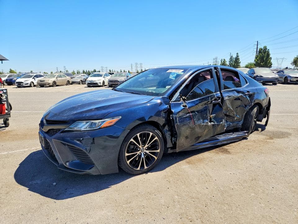 2018 TOYOTA CAMRY SE - 1