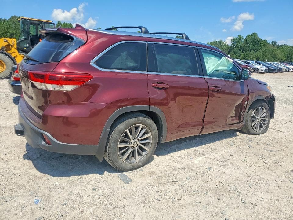 2018 TOYOTA HIGHLANDER XLE 3