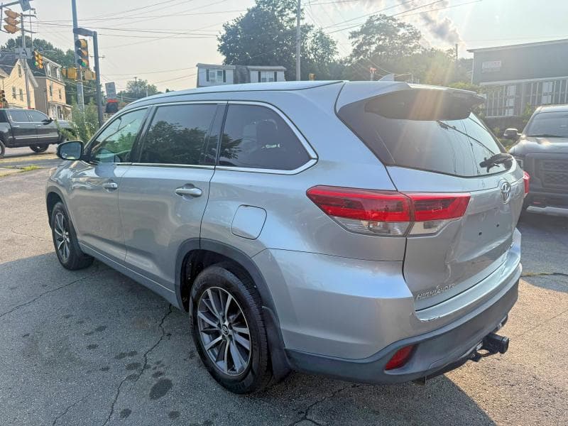 2017 TOYOTA HIGHLANDER XLE 2