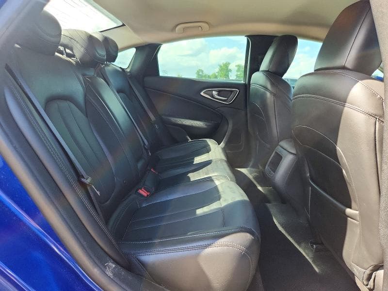 2017 CHRYSLER 200 LIMITED 10