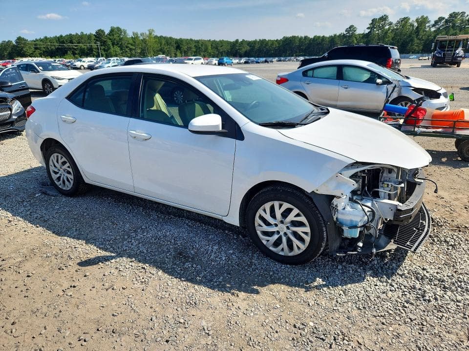 2017 TOYOTA COROLLA LE 4
