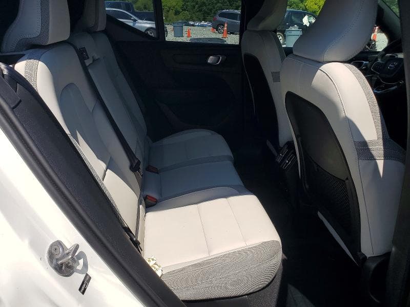 2026 VOLVO EX40 PLUS 11