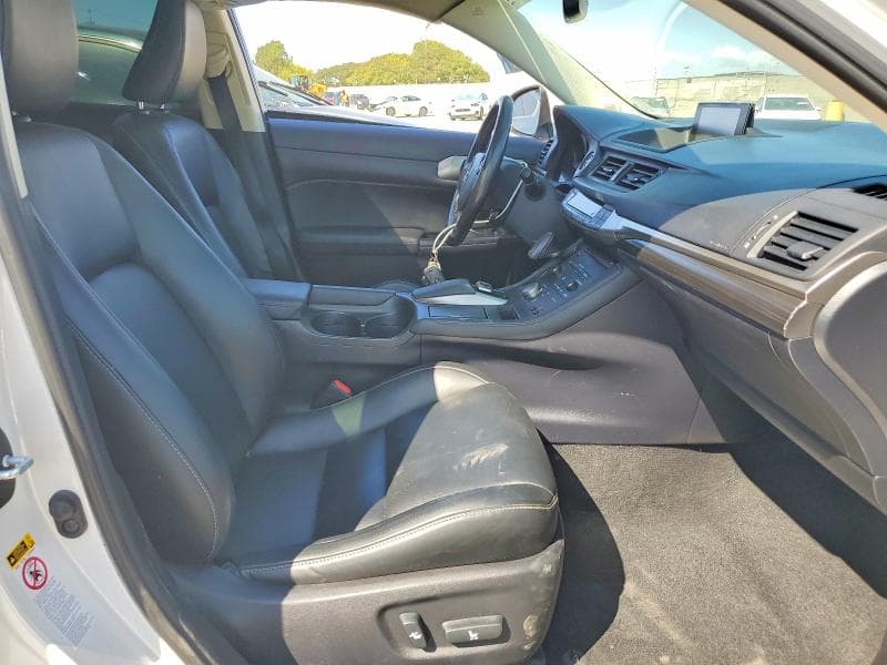 2017 LEXUS CT 200 7