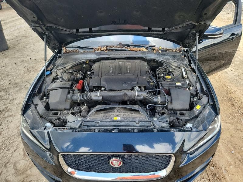 2017 JAGUAR XE PREMIUM 11
