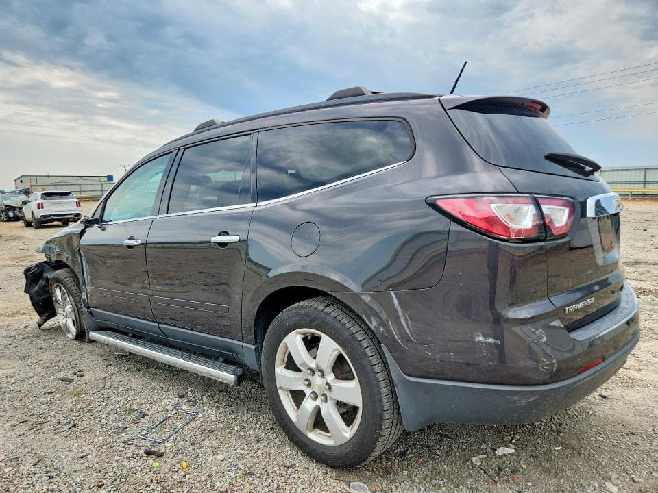2017 CHEVROLET TRAVERSE LT 2