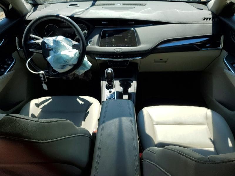 2021 CADILLAC XT4 LUXURY 8