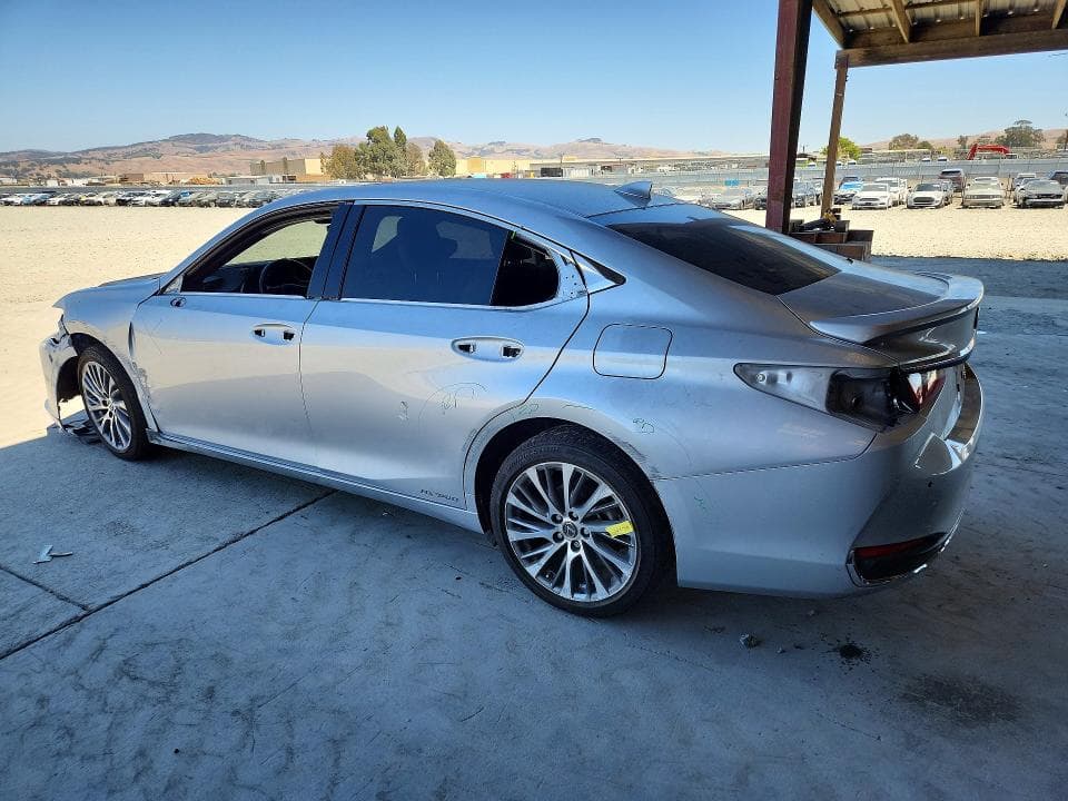 2019 LEXUS ES 300H 2