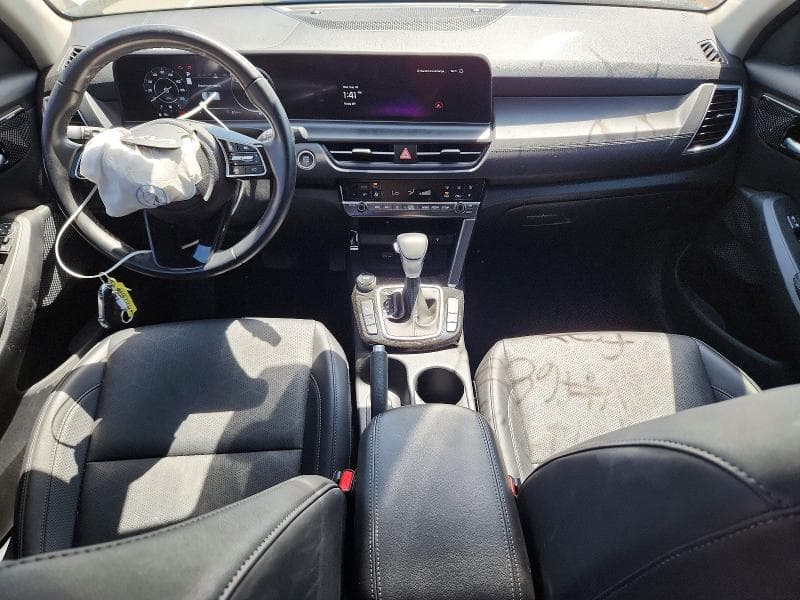 2024 KIA SELTOS EX 8